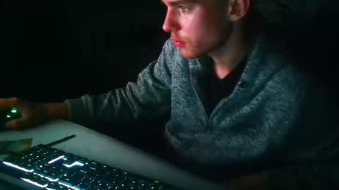 bluegaze6227724 online show from 12/05/25, 12:03