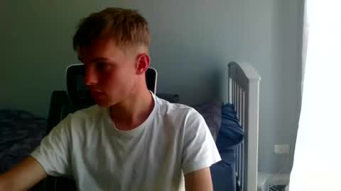 bluegaze6227724 online show from 12/18/25, 03:12