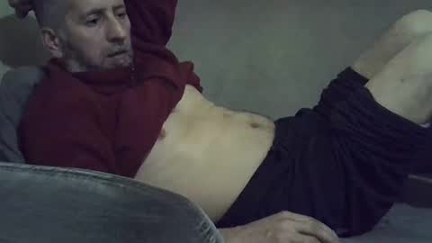 Snapshot of bluehot59 chatting on 12/29/24, 02:31 blue online show from 12/29/24, 02:31