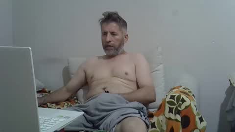 Snapshot of bluehot59 chatting on 09/13/25, 08:19 blue online show from 09/13/25, 08:19