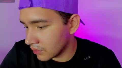 Snapshot of bluehsunny chatting on 11/25/25, 02:11 alexander online show from 11/25/25, 02:11