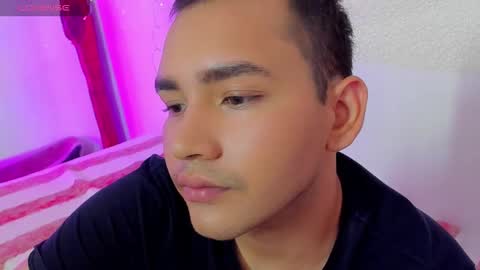 Snapshot of bluehsunny chatting on 12/18/25, 02:39 alexander online show from 12/18/25, 02:39