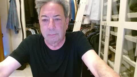 Snapshot of blueisles chatting on 12/09/24, 09:06 blueisles online show from 12/09/24, 09:06