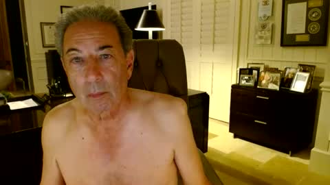 Snapshot of blueisles chatting on 06/01/26, 12:56 blueisles online show from 06/01/26, 12:56