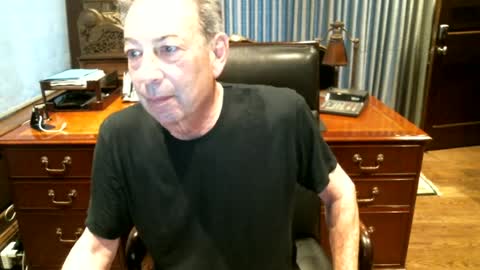 Snapshot of blueisles chatting on 06/18/26, 10:09 blueisles online show from 06/18/26, 10:09