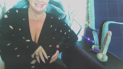 Snapshot of blueskysierra chatting on 02/09/25, 01:03 Sierra online show from 02/09/25, 01:03