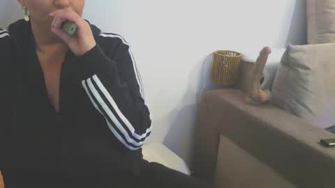 Snapshot of blueskysierra chatting on 12/14/25, 01:27 Sierra online show from 12/14/25, 01:27