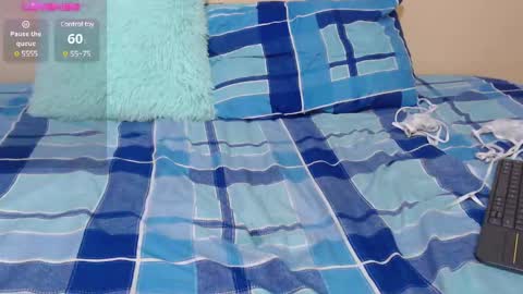 Snapshot of blueviolette chatting on 03/08/25, 04:17 Violette 3 online show from 03/08/25, 04:17