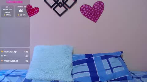 Snapshot of blueviolette chatting on 03/08/25, 07:20 Violette 3 online show from 03/08/25, 07:20