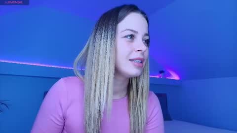 Snapshot of blueyeskate chatting on 03/25/26, 05:24 Kate online show from 03/25/26, 05:24