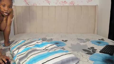 Snapshot of blueyivy chatting on 12/08/24, 12:30 Babygirl online show from 12/08/24, 12:30