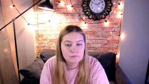 Snapshot of blush_ellie chatting on 12/11/24, 07:36 Ellie3 online show from 12/11/24, 07:36