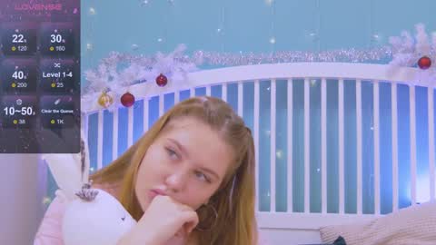 Snapshot of blush_ellie chatting on 01/08/25, 04:22 Ellie3 online show from 01/08/25, 04:22