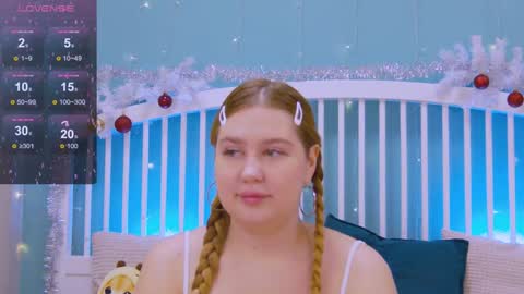 Snapshot of blush_ellie chatting on 01/13/25, 01:17 Ellie3 online show from 01/13/25, 01:17