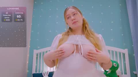 Snapshot of blush_ellie chatting on 02/26/25, 02:36 Ellie3 online show from 02/26/25, 02:36