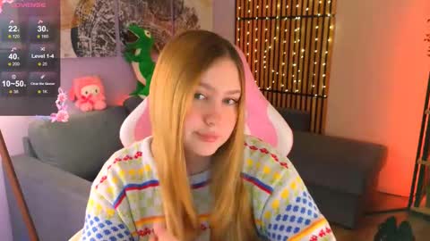 Snapshot of blush_ellie chatting on 03/05/25, 12:00 Ellie3 online show from 03/05/25, 12:00