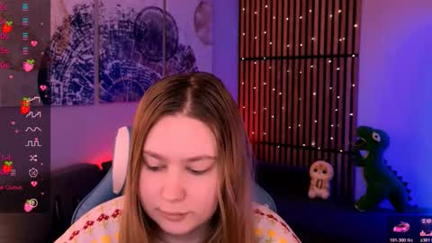 Snapshot of blush_ellie chatting on 10/26/25, 09:42 Ellie3 online show from 10/26/25, 09:42