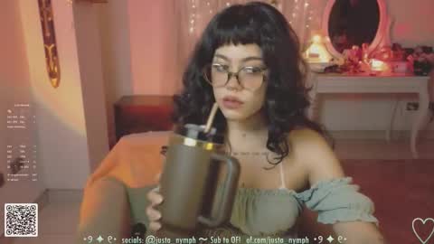 Snapshot of blushing_nymph chatting on 01/12/26, 02:17 Im Nym Justa nymph on twitter and IG online show from 01/12/26, 02:17