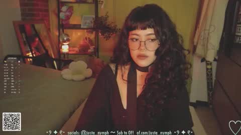 Snapshot of blushing_nymph chatting on 01/18/26, 02:15 Im Nym Justa nymph on twitter and IG online show from 01/18/26, 02:15