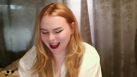 blushing_star online show from 06/26/26, 04:00