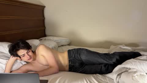 Snapshot of bluskyzz chatting on 02/26/25, 06:11 BluSky online show from 02/26/25, 06:11