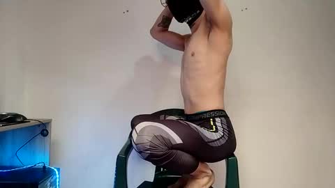 Snapshot of bluu_boy chatting on 03/03/25, 06:01 Blu Boy online show from 03/03/25, 06:01