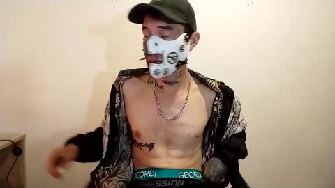 Snapshot of bluu_boy chatting on 03/11/25, 11:04 Blu Boy online show from 03/11/25, 11:04