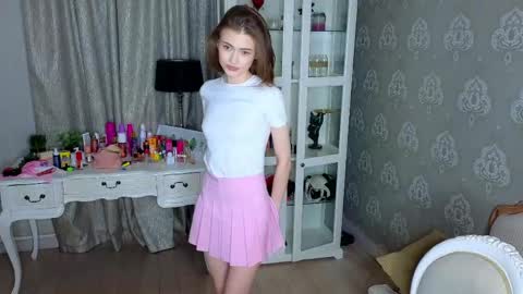 Snapshot of bluuemarine chatting on 05/10/26, 05:40 Mary online show from 05/10/26, 05:40