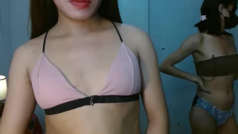 Snapshot of blythe_show chatting on 02/19/25, 06:21 blythe_show online show from 02/19/25, 06:21