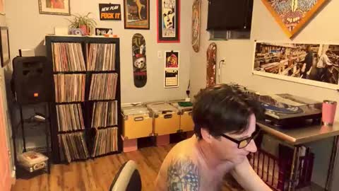 Snapshot of bnczuperzexy chatting on 03/18/26, 03:53 ZuperZexyZounds online show from 03/18/26, 03:53