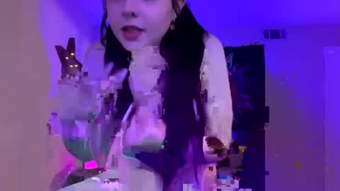 Snapshot of bnnybby333 chatting on 01/31/25, 01:43 Natalia online show from 01/31/25, 01:43