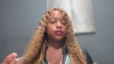       online show from 10/29/25, 08:21