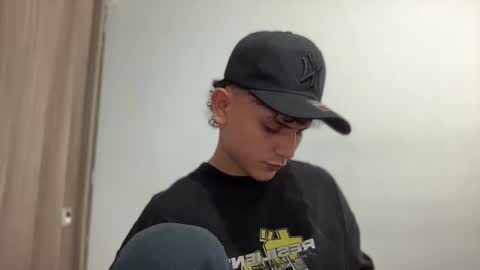 Bob  INDEPENDENT MODEL online show from 02/19/25, 09:47