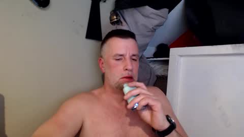 Snapshot of bobberman78 chatting on 04/12/26, 03:55 Dan online show from 04/12/26, 03:55