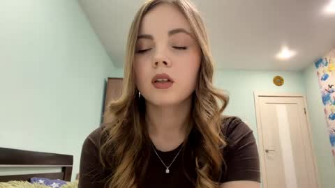 Snapshot of bobbicalegari chatting on 03/21/26, 03:15 Margot online show from 03/21/26, 03:15