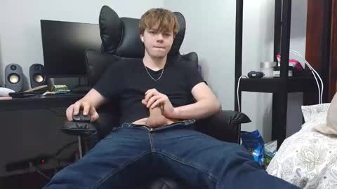 bobby72738 online show from 04/08/26, 04:34