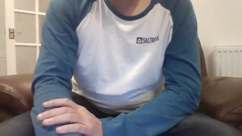 bobby_113 online show from 04/15/26, 07:58