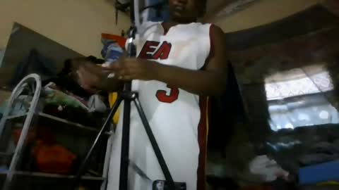 Snapshot of bobby_hottie chatting on 07/06/26, 04:42 bobby_hottie online show from 07/06/26, 04:42
