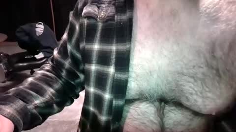 Snapshot of bobbyhill27b chatting on 03/11/25, 02:32 BobbyHill27b online show from 03/11/25, 02:32