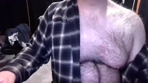 Snapshot of bobbyhill27b chatting on 03/12/25, 02:09 BobbyHill27b online show from 03/12/25, 02:09