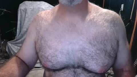 Snapshot of bobbyhill27b chatting on 09/16/25, 04:41 BobbyHill27b online show from 09/16/25, 04:41