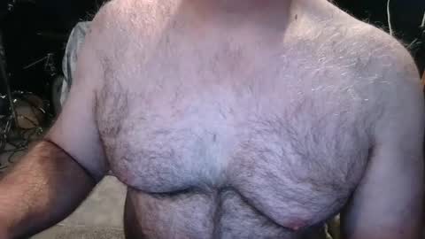 Snapshot of bobbyhill27b chatting on 10/19/25, 02:29 BobbyHill27b online show from 10/19/25, 02:29