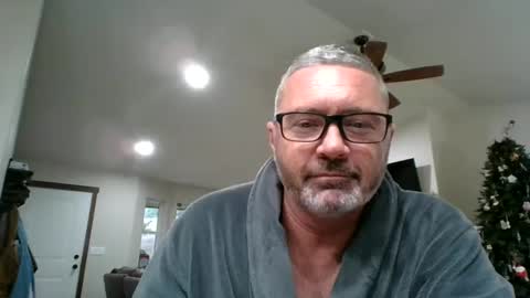 Snapshot of bobjones5003 chatting on 12/06/24, 08:29 bobjones5003 online show from 12/06/24, 08:29