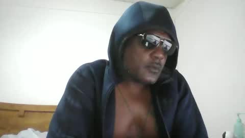 Snapshot of bobos97140 chatting on 11/17/25, 11:32 BOBOSS online show from 11/17/25, 11:32