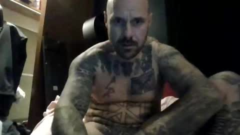 Snapshot of bodyart85_19 chatting on 01/18/26, 08:29 Bodyart85 19 online show from 01/18/26, 08:29