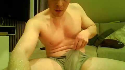 Snapshot of bodyb93 chatting on 04/10/26, 06:34 Sascha online show from 04/10/26, 06:34