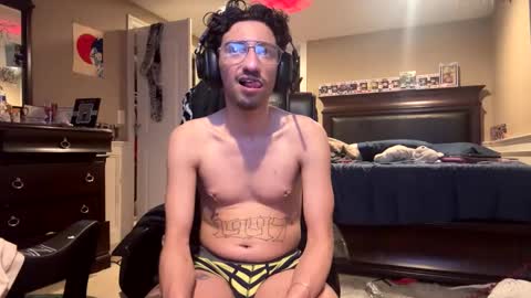 Snapshot of bodyyattiyatti chatting on 02/14/25, 05:19 Sailorartemis online show from 02/14/25, 05:19