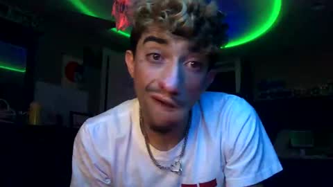 Snapshot of bodyyattiyatti chatting on 10/16/25, 08:48 Sailorartemis online show from 10/16/25, 08:48