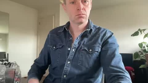 Snapshot of boegieboy76 chatting on 02/25/25, 09:53 ask me online show from 02/25/25, 09:53