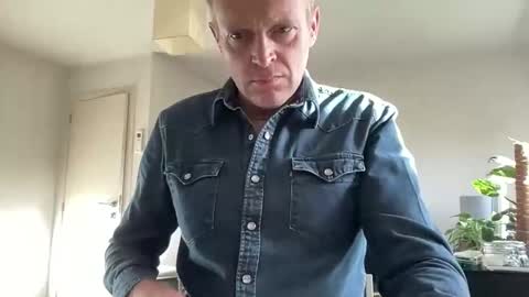 ask me online show from 11/04/25, 08:35